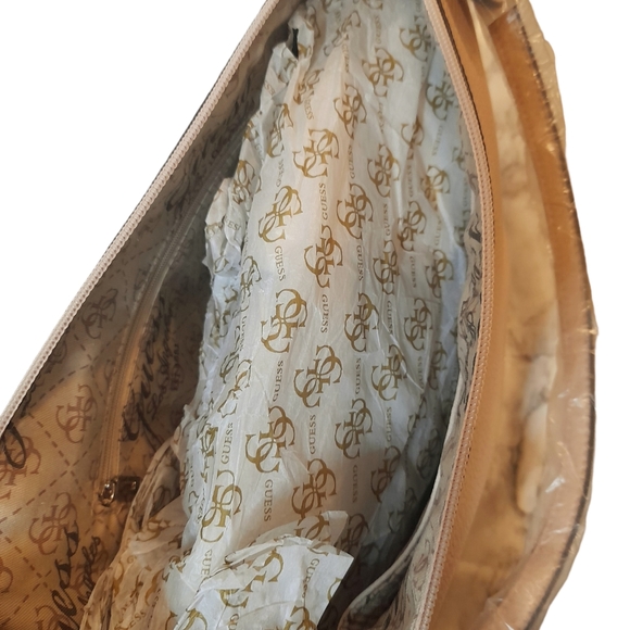 Guess Handbag - Picture 5 of 6